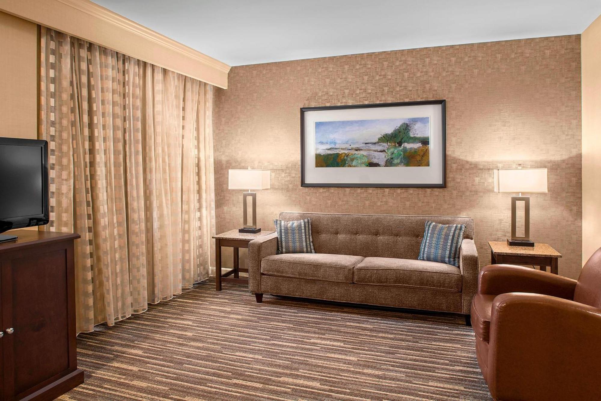 Sheraton Suites Akron Кайахога-Фолс Экстерьер фото