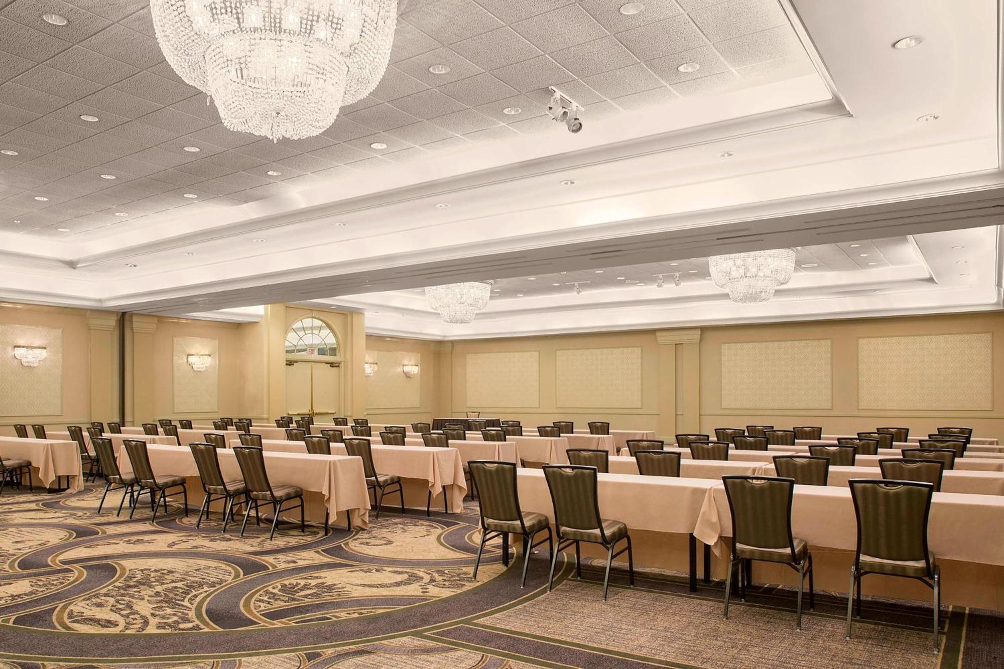 Sheraton Suites Akron Кайахога-Фолс Экстерьер фото