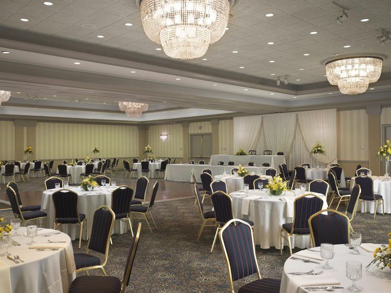 Sheraton Suites Akron Кайахога-Фолс Экстерьер фото