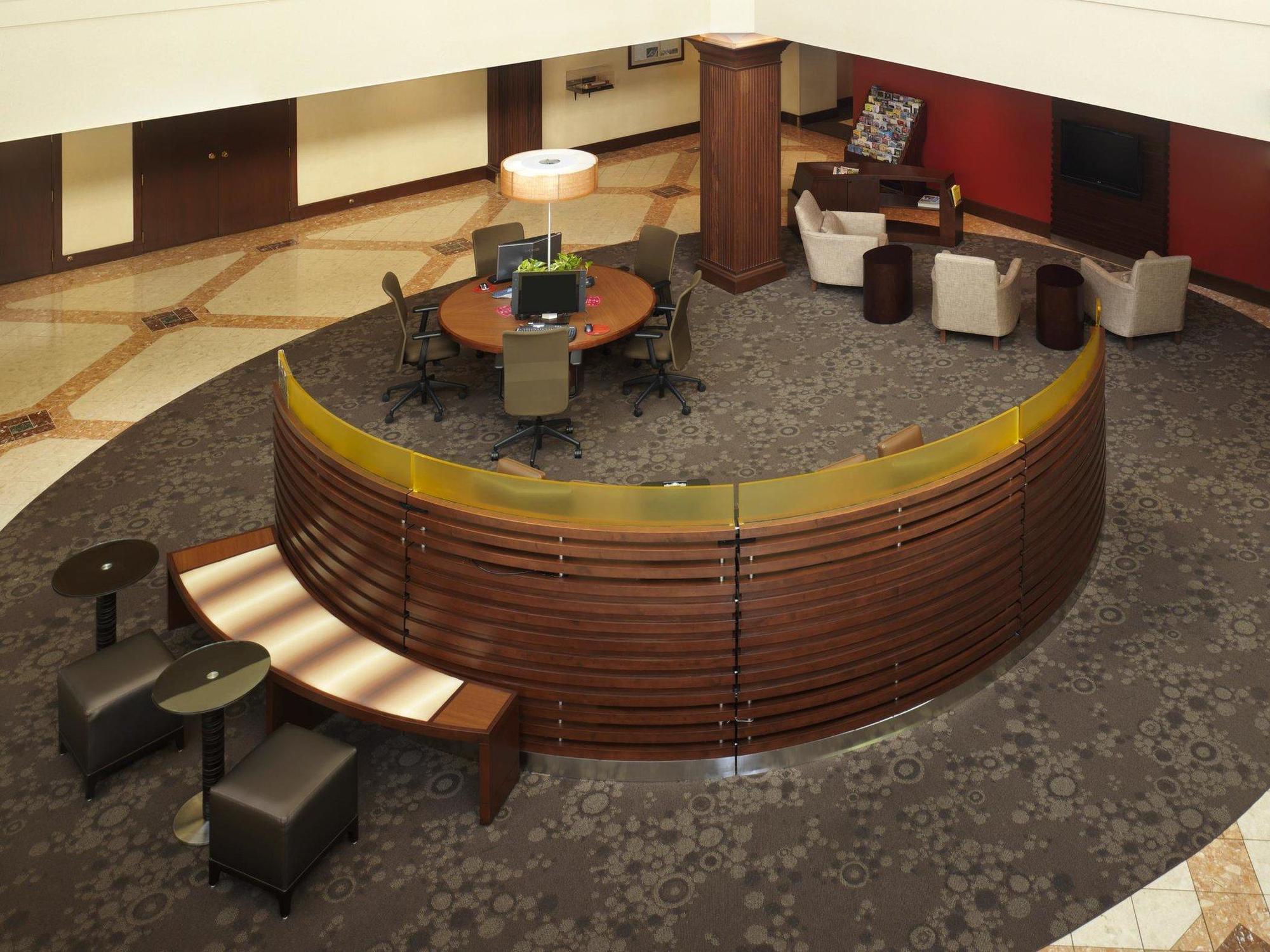Sheraton Suites Akron Кайахога-Фолс Экстерьер фото